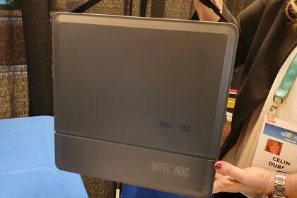 Así es la mini PC gamer de Intel, la NUC 9 Extreme Kit