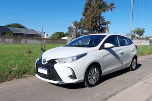 Cómo anda el Toyota Yaris base con caja automática