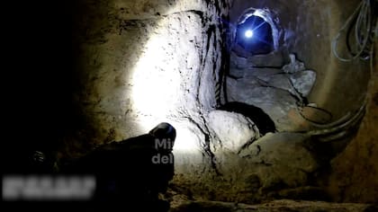 Así es por dentro el túnel de Ciudad Vieja descubierto por presunto intento de robo a un banco.