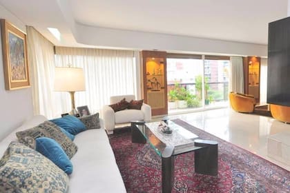 Así es por dentro un departamento de 250 m2 que estuvo en venta en el edificio en 2019