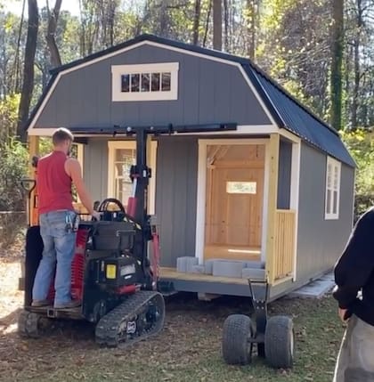 Así es por fuera la minicasa de la mujer en Atlanta