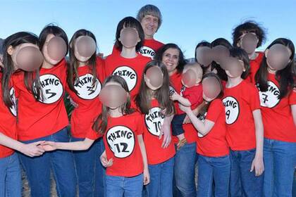 Así escaparon los 13 hermanos torturados pos sus padres de la casa en California