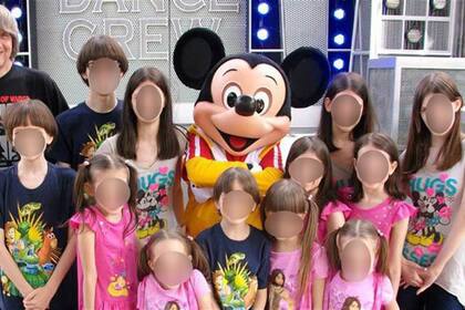 Así escaparon los 13 hermanos torturados pos sus padres de la casa en California