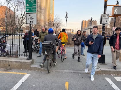 Así está el acceso hoy al puente de Brooklyn desde Manhattan