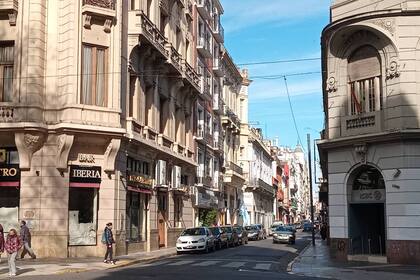 Así está la esquina de Avenida de Mayo y Salta hoy