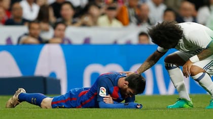 Asi fue el golpe en la boca de Messi