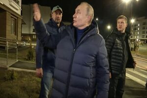 Así fue la desafiante visita de Vladimir Putin a la tomada ciudad de Mariupol