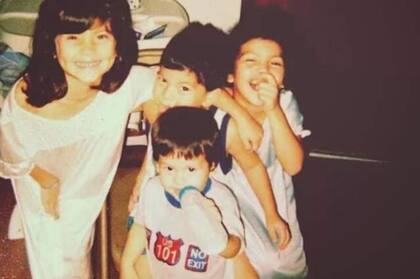 “Así fue, vendí todo lo que teníamos y salí de Argentina con mi esposa embarazada de seis meses y, con Harumi, Megumi, Hikari y Shin”.
