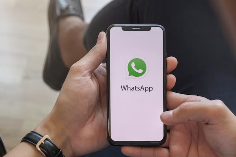 Cómo funciona el código secreto de WhatsApp, la nueva función que te  permite esconder conversaciones - LA NACION