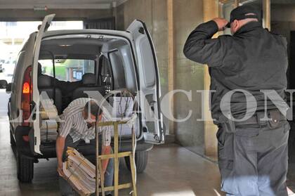 Así llegaron los expedientes de Cristina a Comodoro Py, imágenes exclusivas de LA NACION