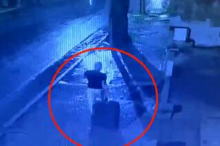 Bajo la lluvia, en plena Navidad y dentro de una valija: así trasladaba el hombre el cuerpo desmembrado de su padre