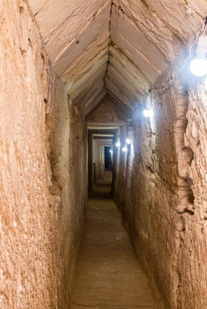 Así luce el túnel encontrado bajo el santuario de Taposiris Magna