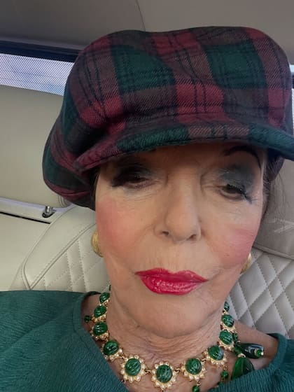 Así luce hoy Joan Collins, la villana de Dinastía
