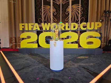Así luce la Copa del Mundo a minutos del inicio del sorteo