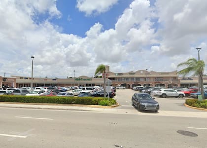 Así luce la entrada de Red Bird en Miami