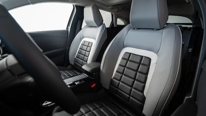 Así lucen las butacas delanteras del interior