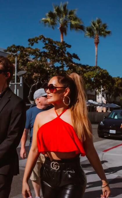 Así lucía Connie Peña en los zapatos de Jennifer Lopez por un día