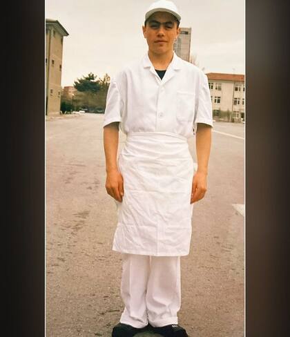 Así lucía el excéntrico chef Salt Bae cuando era aprendiz