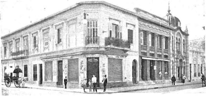 Así lucía la esquina de Libertad y Av. Córdoba hacia 1900, antes de que el templo fuera reformado.