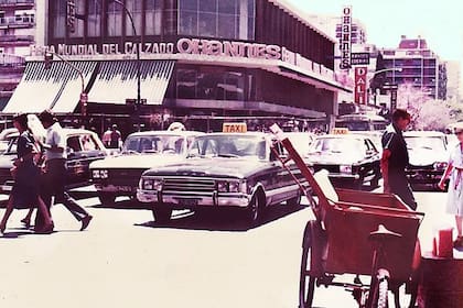 Así lucía la intersección entre la Avenida Cabildo y Juramento, en el barrio de Belgrano, en 1980. 