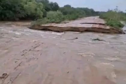 Así, más del 70% de la red está en estado entre regular y malo, porcentual que aumenta al 80% en la red vial que no tiene mantenimiento “genuino” y las obras anuales de reconstrucción -son mayormente de emergencia- y de modernización aplican a menos del 1% de la red