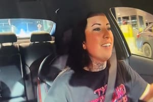 Así pasó a Estados Unidos la influencer y conductora de Uber La Morra por la oficina de migraciones CBP