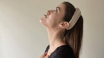 Así puede tonificar el cuello y reducir la papada. 

Foto: Cortesía @beautylove.faceyoga