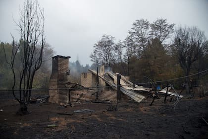 Muchas viviendas que fueron alcanzados por el fuego terminaron totalmente destruidas