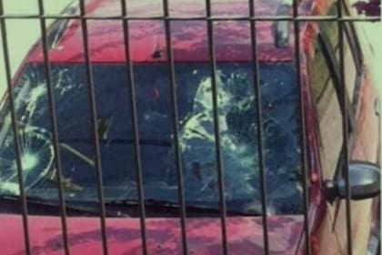 Así quedó el auto de Daniel Agostini tras el incidente con Nazarena Vélez, en enero de 2013