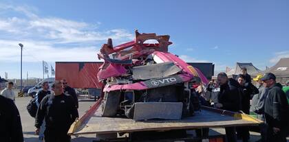 Así quedó el auto de Juan Ignacio Álvarez tras dar varios giros en el aire durante la carrera de la Fiat Competizione en el autódromo de General Roca.