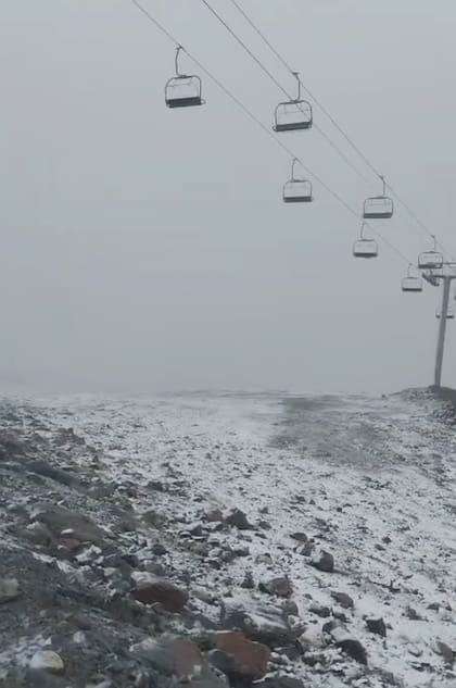 Así quedó el Cerro Catedral luego de la inédita nevada veraniega