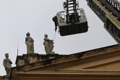 Los bomberos trabajaron toda la noche