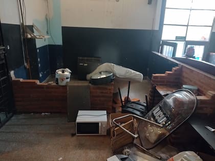 Así quedó la alcaidía de Villa Urquiza tras los disturbios