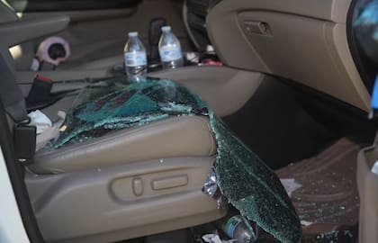 Así quedó la camioneta que conducía Vilma Cruz al momento de ser detenida por el ICE