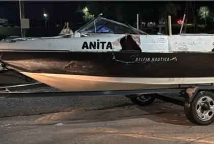 Así quedó la embarcación Anita, tras el choque