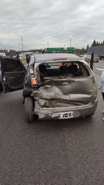 Así quedó la parte trasera de la Chevrolet Meriva