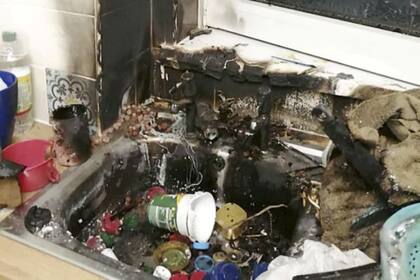 Así quedó la pileta de la cocina luego de la explosión de la granada de ochenta años de antigüedad