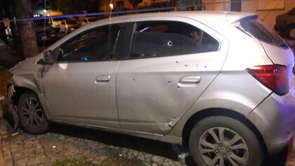 Así quedó uno de los autos de los delincuentes