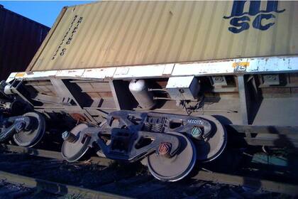 Así quedó uno de los vagones, tras el descarrilamiento