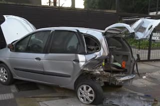 Así quedaron los vehículos que chocaron en la puerta del club Obras