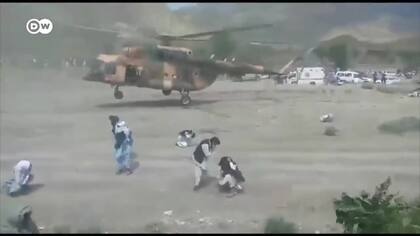 Así rescatan a las víctimas del terremoto de Afganistán