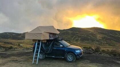 Así se arregla el carro cuando la pareja de esposos duermen en una de sus paradas.
Foto: Felipe Serrano