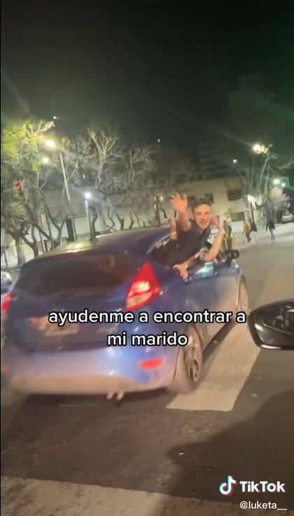 Así se fue el misterioso enamorado (Foto: Captura de video)