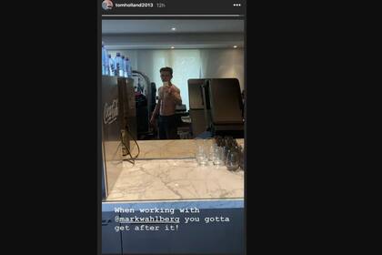 Tom Holland practica una exigente rutina de ejercicios para trabajar junto a Mark Whalberg