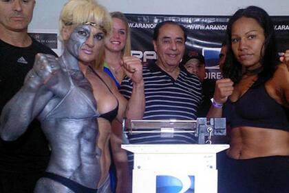 Así se presentó Locomotora Oliveras en el pesaje ante Lely Flórez