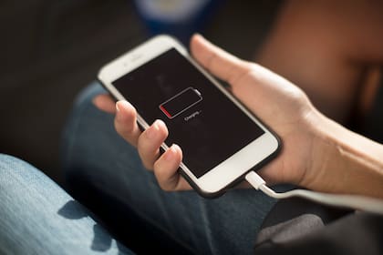 Así se puede evitar que se descargue la batería del celular