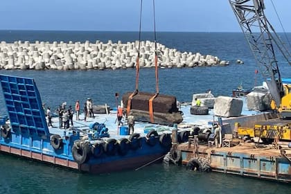 Así se rescataron los bloques de piedra que pertenecieron al Faro de Alejandría