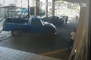 La extrema reacción de un conductor al que le llevaron la camioneta por mal estacionamiento