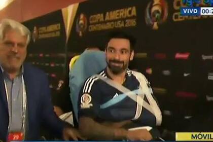 Así se retiró Lavezzi del estadio