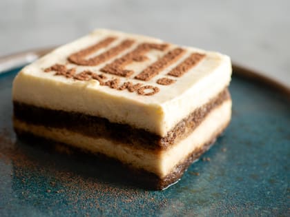 Así se sirve en Paesano el clásico postre italiano.